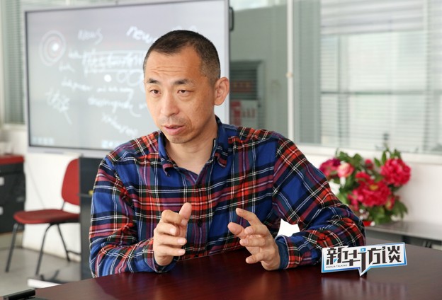 連光也無(wú)法逃逸出去，它肯定是黑色的